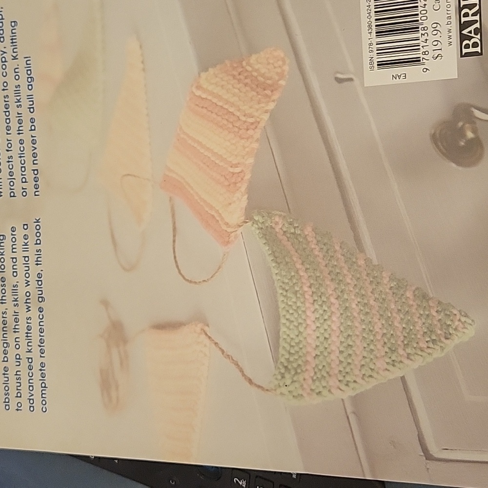 Color knitting book - Picture 2 of 4